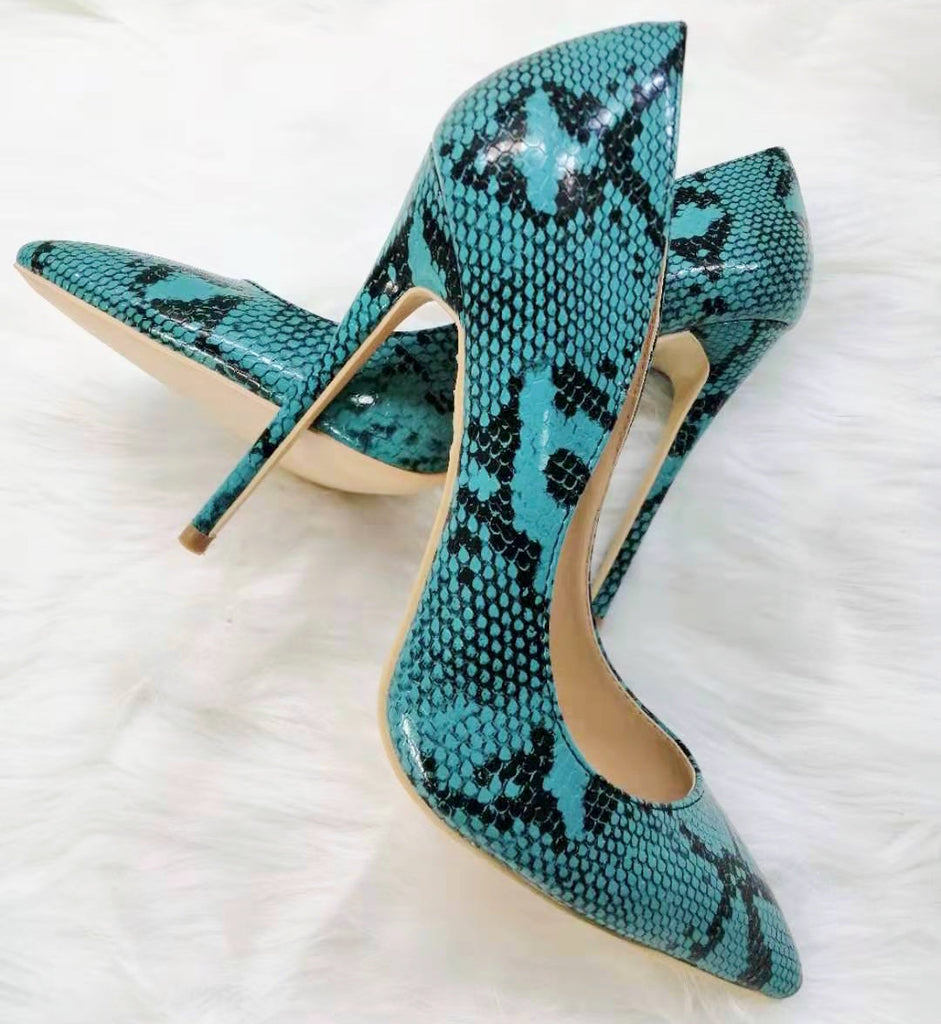 Court shoe High-heeled footwear Louis Vuitton Sandal, Ms. high-heeled  snakeskin sandals transparent background PNG clipart | HiClipart